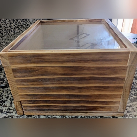 Large 2 Compartment Jewelry Box or Collectible Case. - Picture 8 of 11